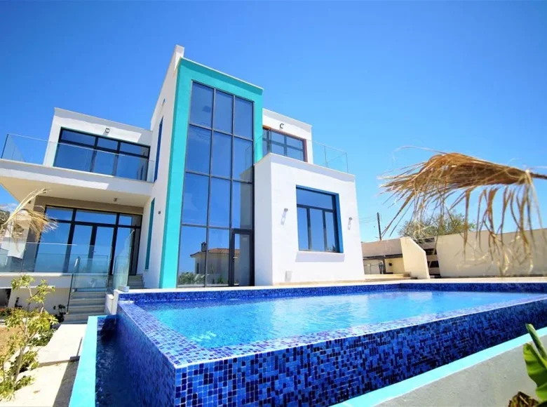 4 bedroom house 270 m² Peyia, Cyprus