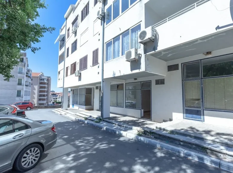 Commercial property 21 m² in Budva, Montenegro