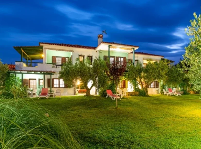 Hotel 200 m² Nikiti, Griechenland