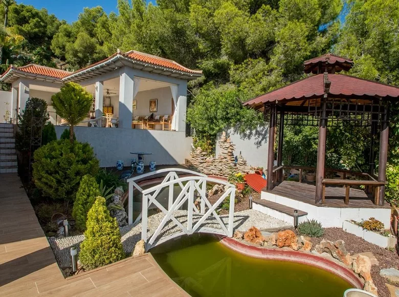 5 bedroom villa 329 m² l Alfas del Pi, Spain
