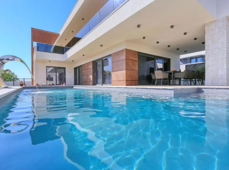 5 bedroom villa 329 m² Grad Zadar, Croatia