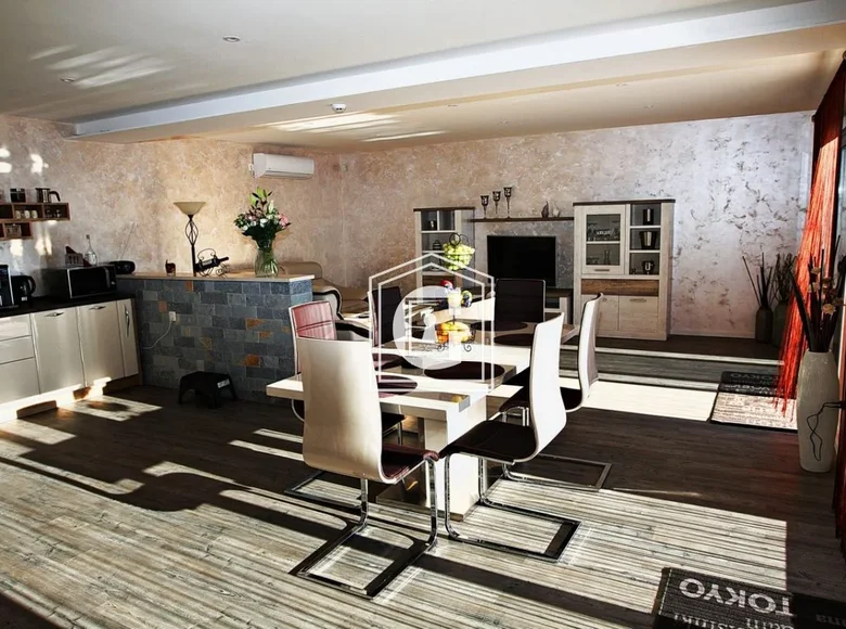 4 bedroom house 427 m² Kotor, Montenegro
