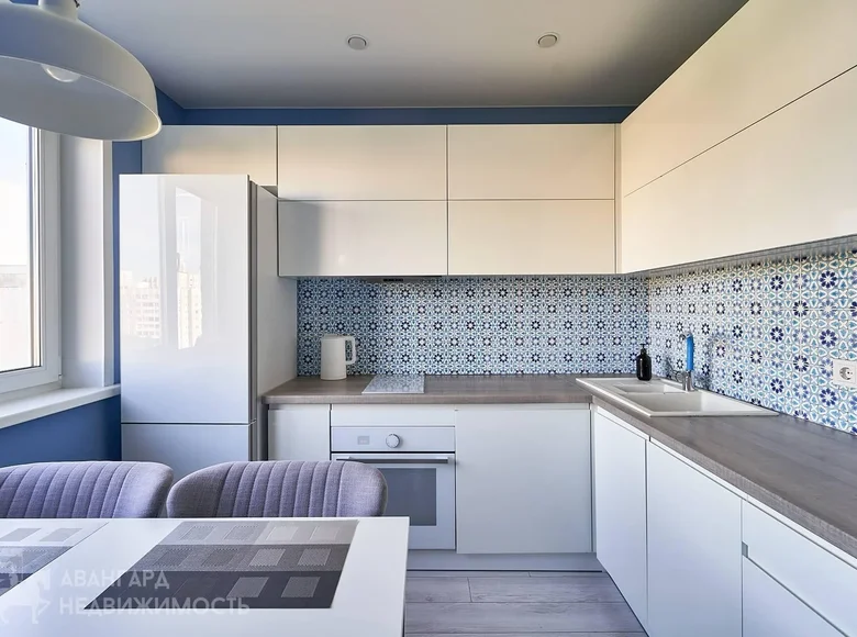 Mieszkanie 2 pokoi 51 m² Mińsk, Białoruś