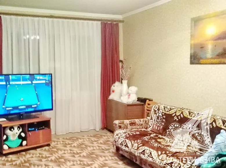 3 room apartment 67 m² Bielaviezski, Belarus