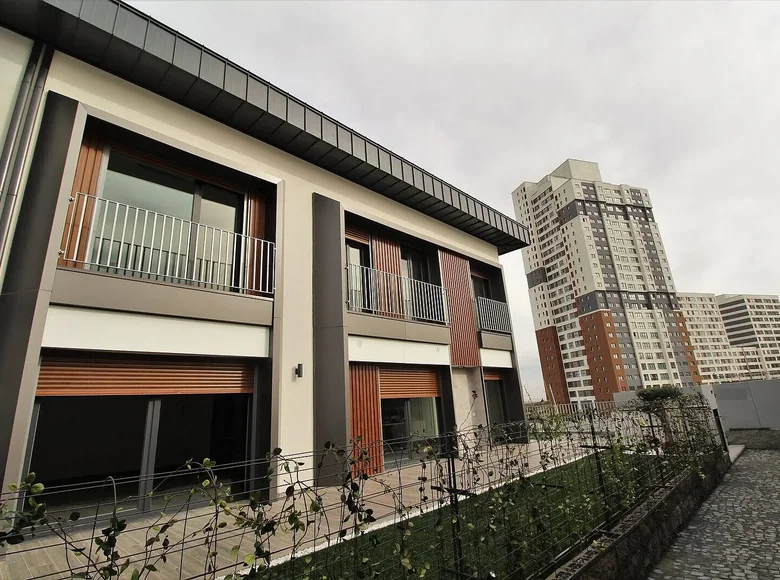 Casa 6 habitaciones 240 m² Basaksehir, Turquía