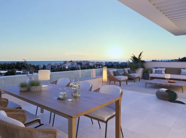 3 bedroom apartment  Estepona, Spain