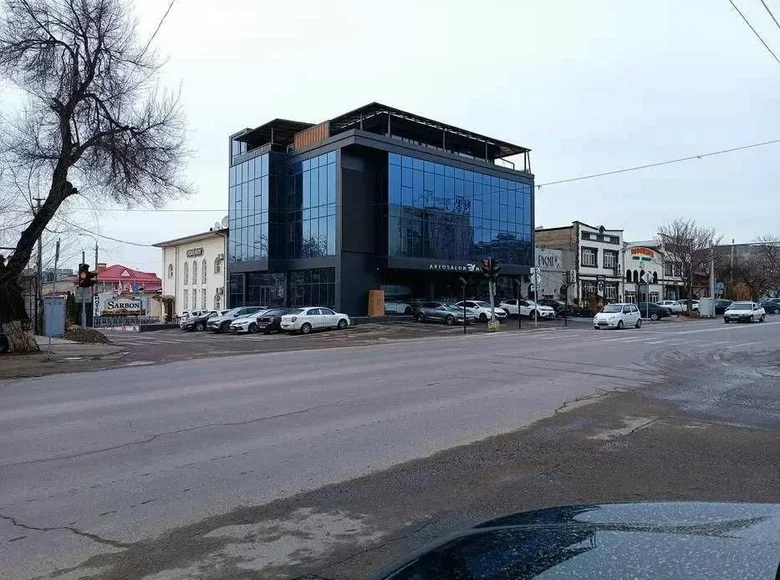 Коммерческое помещение 2 200 м² Ташкент, Узбекистан