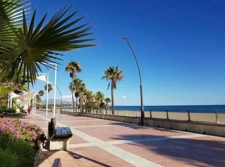 Wohnung 3 Schlafzimmer 100 m² Estepona, Spanien