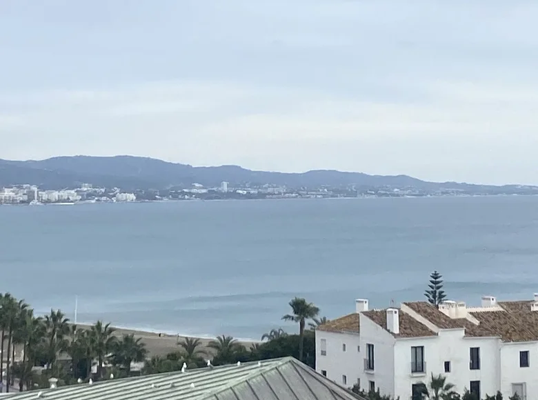 Mieszkanie 3 pokoi 140 m² Marbella, Hiszpania