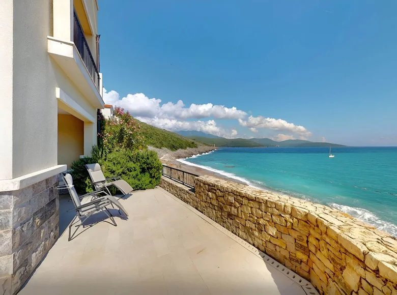 2 bedroom apartment 109 m² Radovici, Montenegro