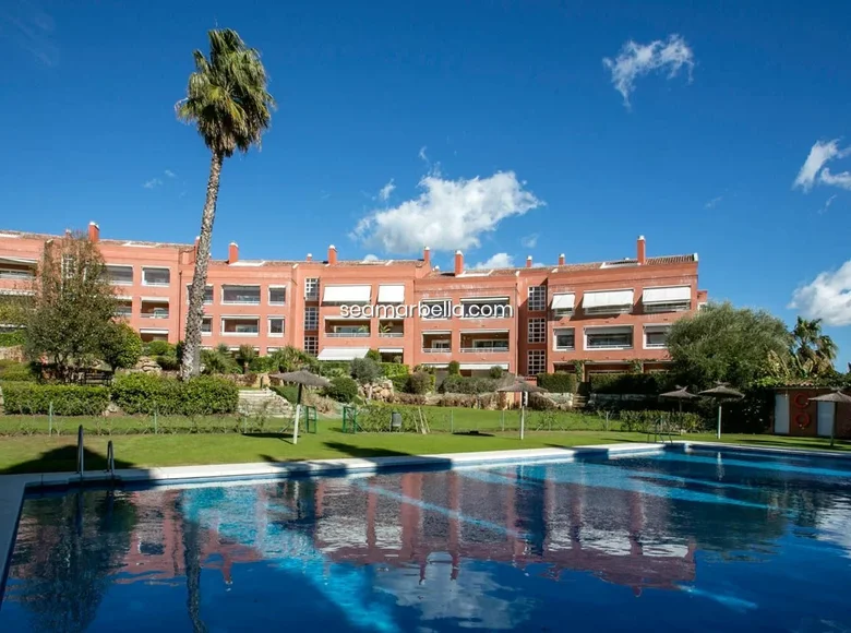 4 bedroom apartment  Marbella, Spain