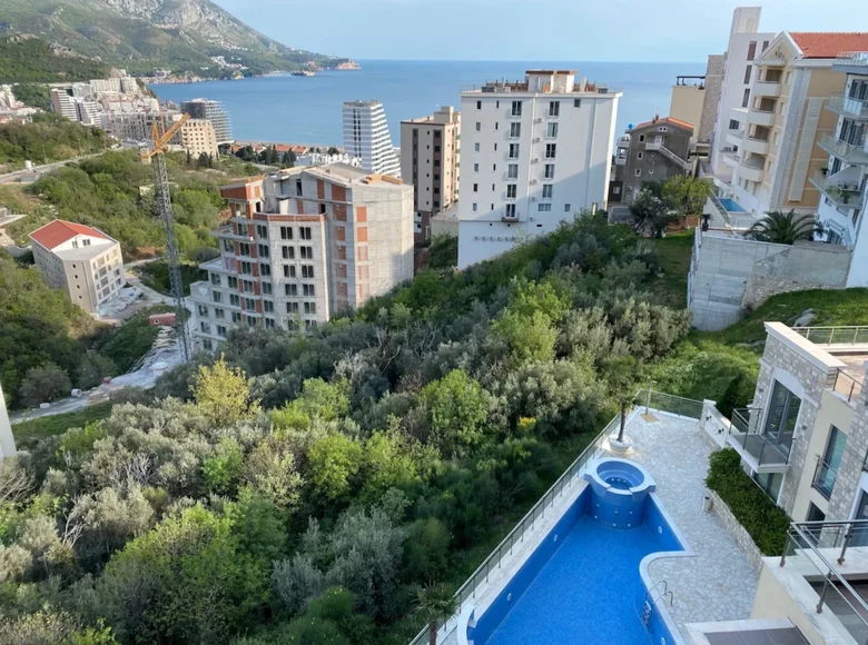 Wohnung 2 Schlafzimmer 131 m² Becici, Montenegro