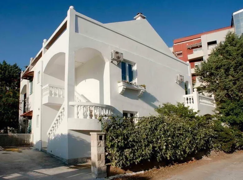 Mieszkanie 3 pokoi 185 m² Budva, Czarnogóra
