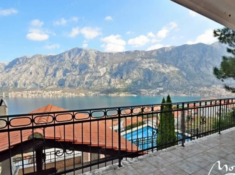 4 bedroom Villa  Prcanj, Montenegro