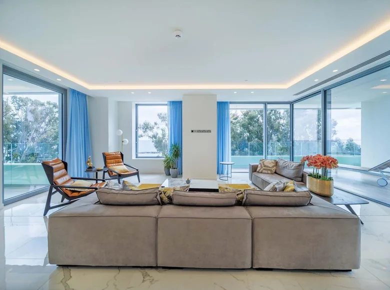 4 bedroom apartment 254 m² Koinoteta Agiou Tychona, Cyprus