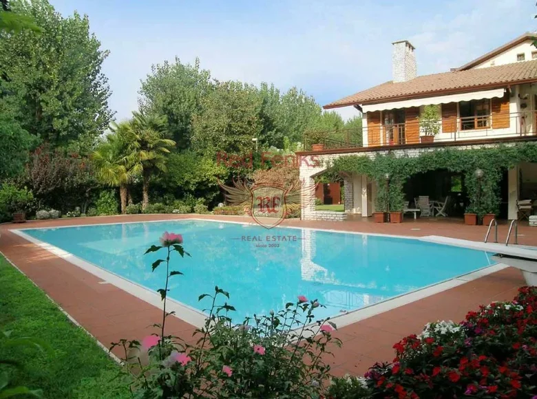 Villa de 5 habitaciones 350 m² Sirmione, Italia
