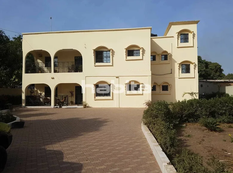 8 bedroom House 284 m² Sukuta, Republic of The Gambia