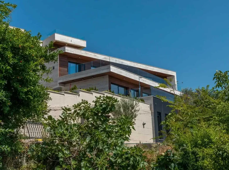 4 bedroom Villa 311 m² Tivat, Montenegro