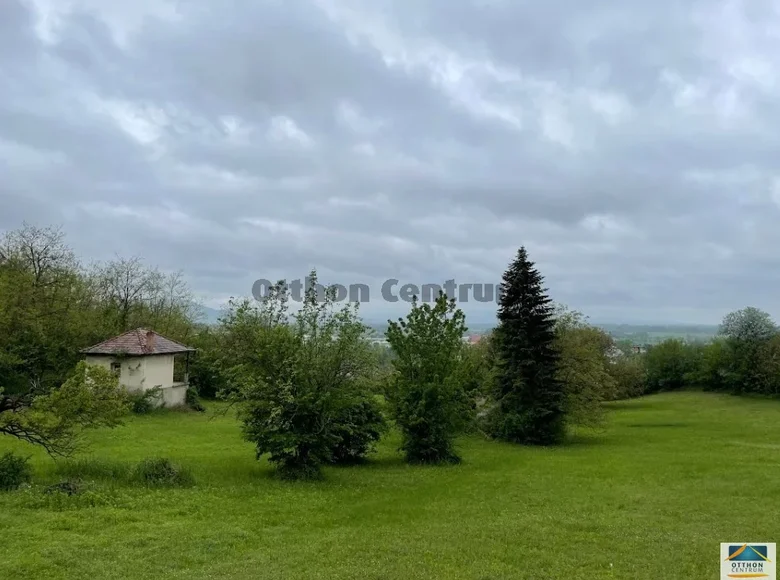 Grundstück 10 000 m² Gran, Ungarn