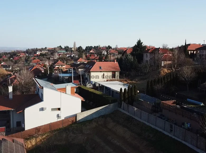 Land 880 m² Pomaz, Hungary