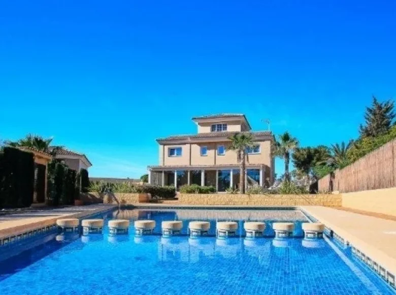 5 bedroom villa 500 m² la Nucia, Spain