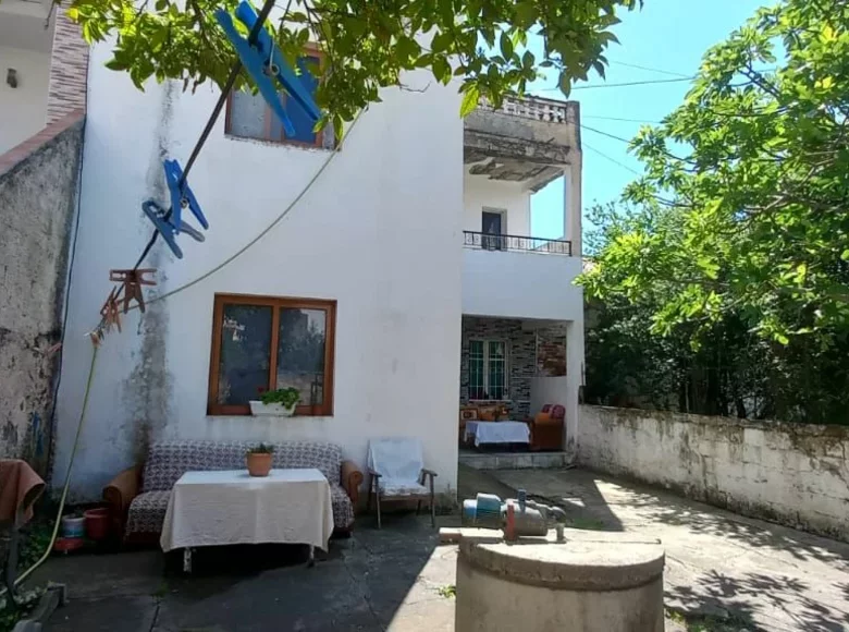 Dom 255 m² Durres, Albania