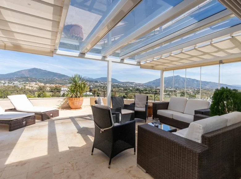 Mieszkanie 2 pokoi 160 m² Estepona, Hiszpania
