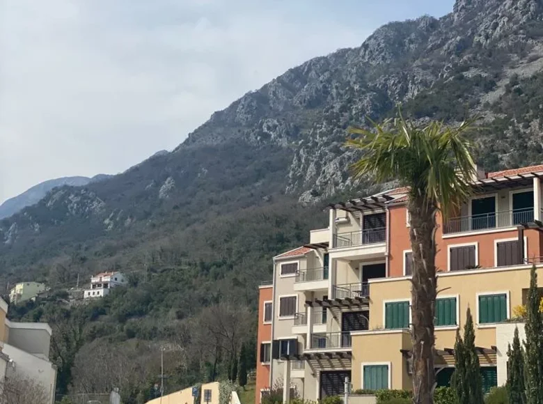 Apartamento 2 habitaciones 83 m² Morinj, Montenegro