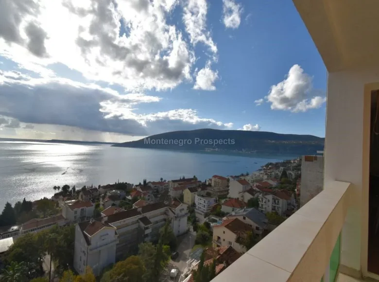 Apartamento 59 m² Igalo, Montenegro