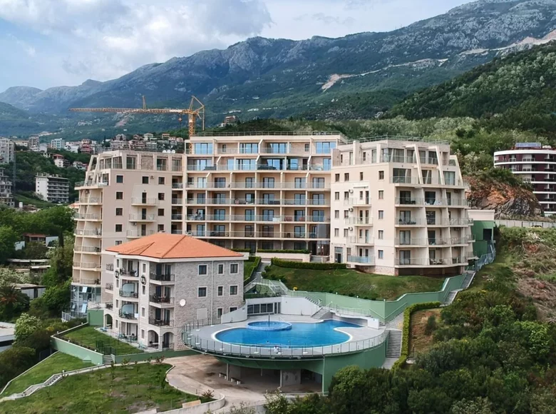 Mieszkanie 3 pokoi 134 m² Becici, Czarnogóra