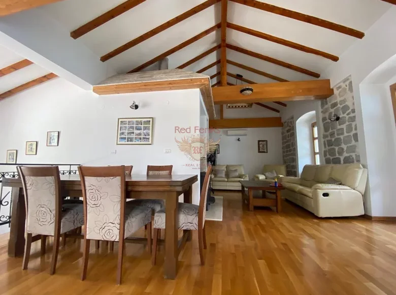 2 bedroom house 97 m² Kotor, Montenegro