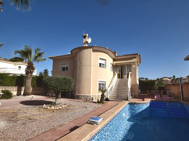 4 bedroom Villa 174 m² Urbanizacion Dona Pepa, Spain