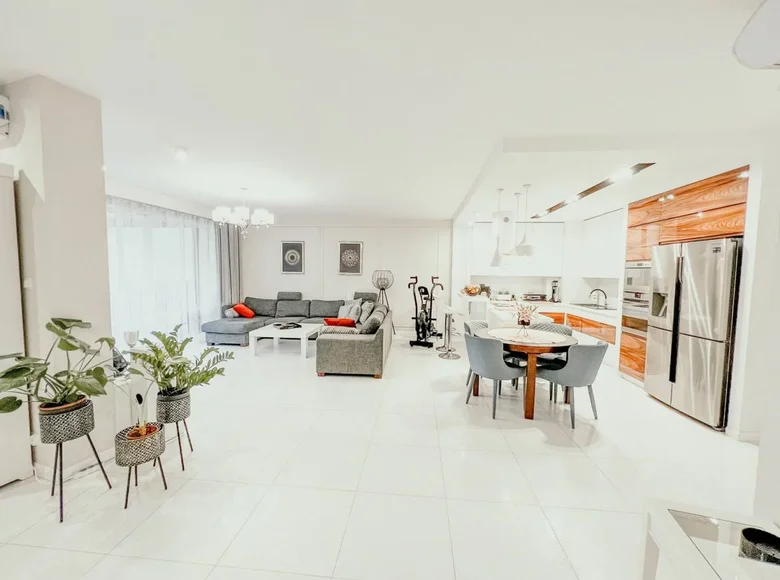 3 room apartment 121 m² in Warsaw, Poland