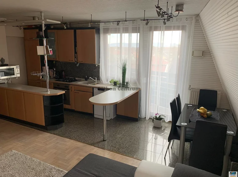 Wohnung 4 Zimmer 92 m² Budapest, Ungarn