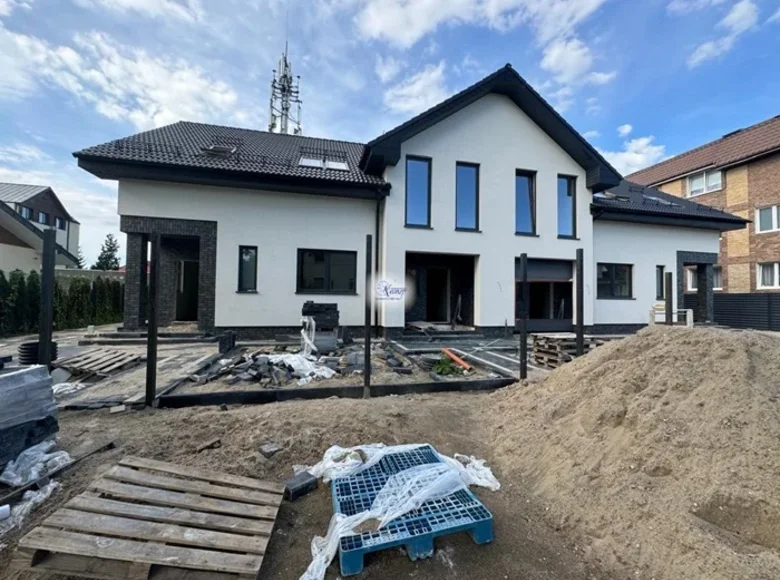 Szeregowiec 5 pokojów 150 m² Kaliningrad, Rosja