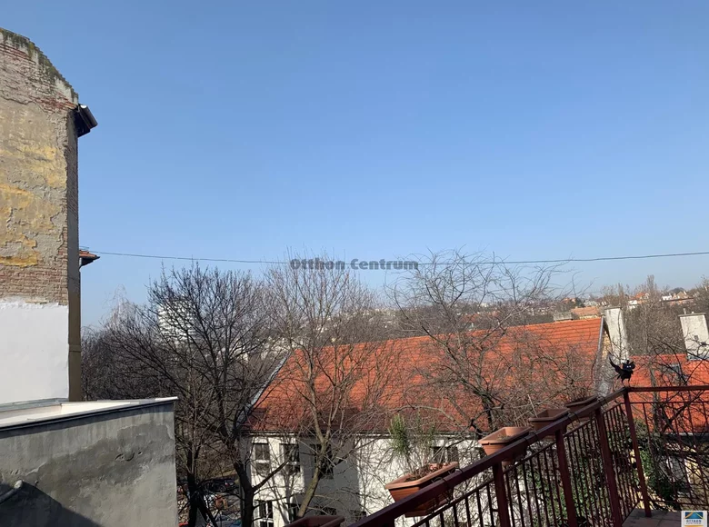 Commercial property 282 m² in Budapest, Hungary