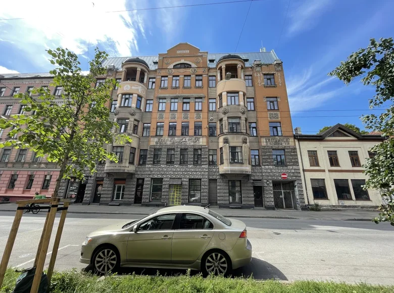 Maison des revenus 5 369 m² à Riga, Lettonie