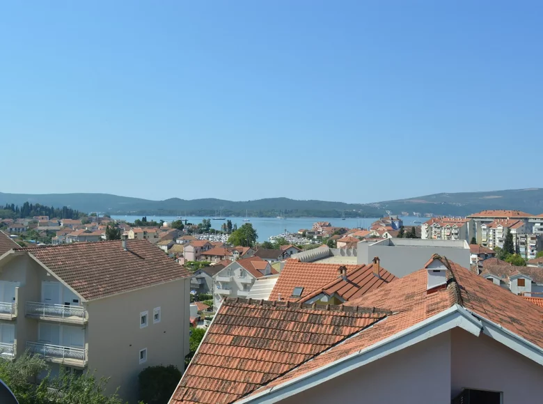 Mieszkanie 6 pokojów 180 m² Tivat, Czarnogóra