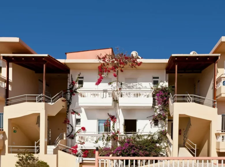 Hôtel 980 m² à Stalos, Grèce