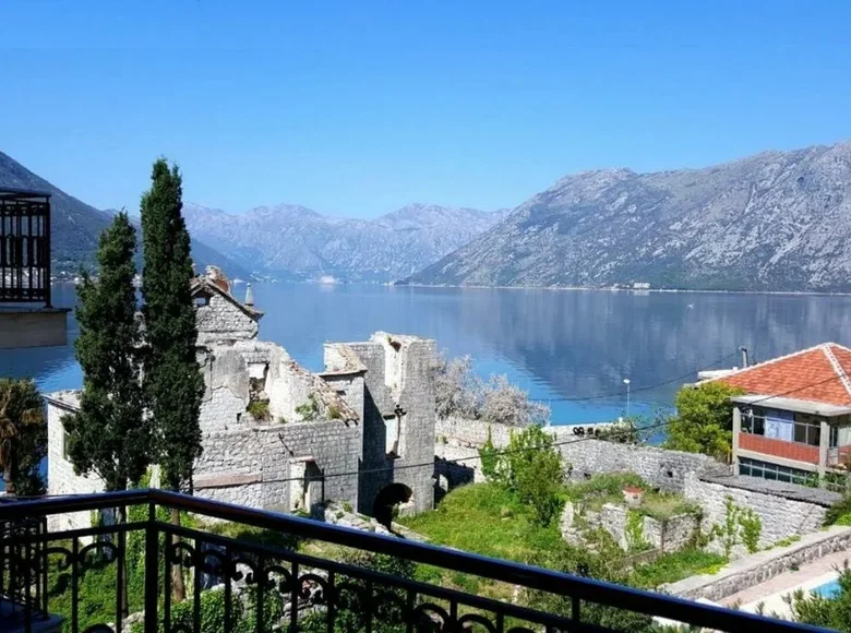 Mieszkanie 2 pokoi 80 m² Kotor, Czarnogóra