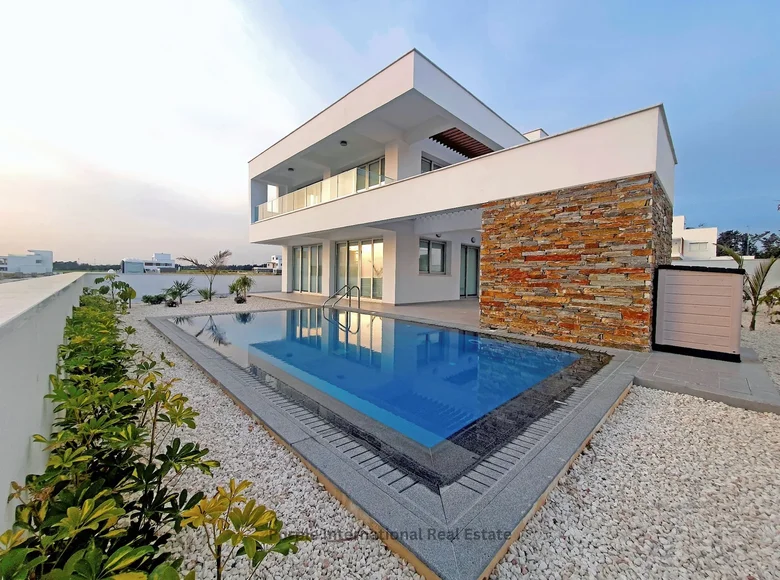 Villa 4 chambres 216 m² Yeroskipou, Chypre