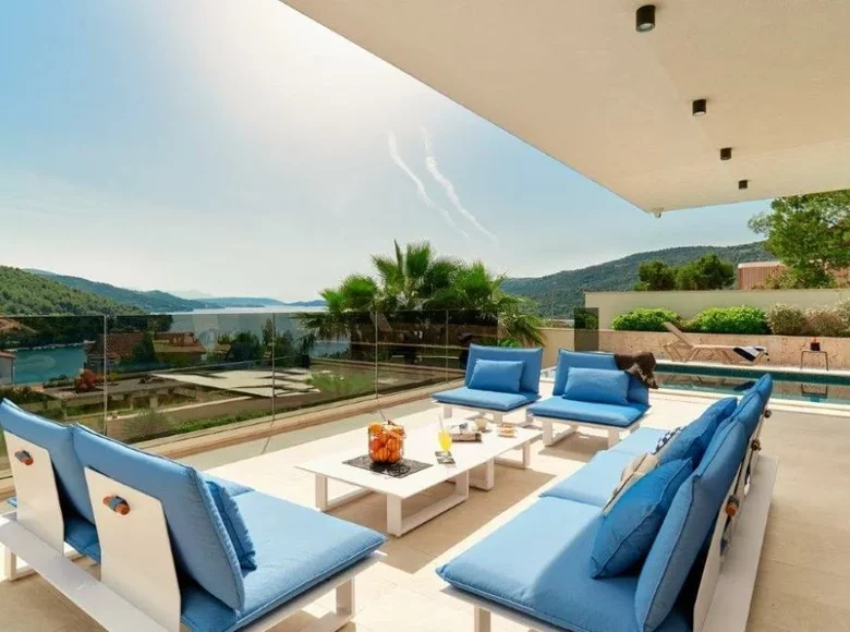 Villa de 4 dormitorios 360 m² Trogir, Croacia