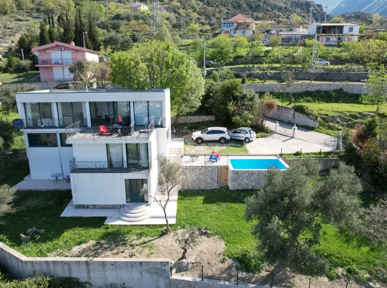 4-Schlafzimmer-Villa 270 m² Polje, Montenegro