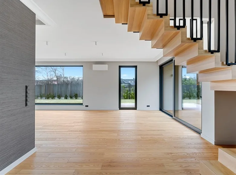 Haus 6 zimmer 330 m² Warschau, Polen