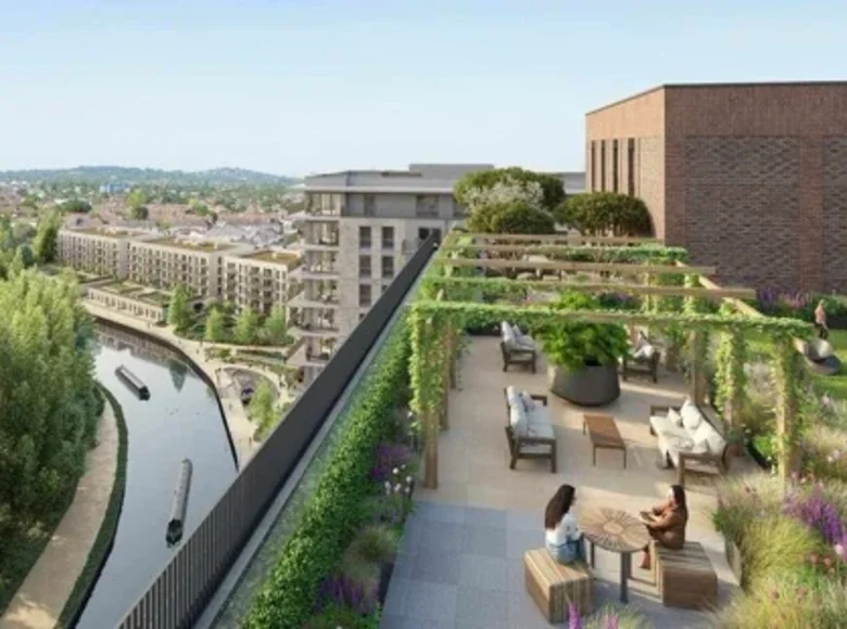 2 bedroom apartment 75 m² London, United Kingdom