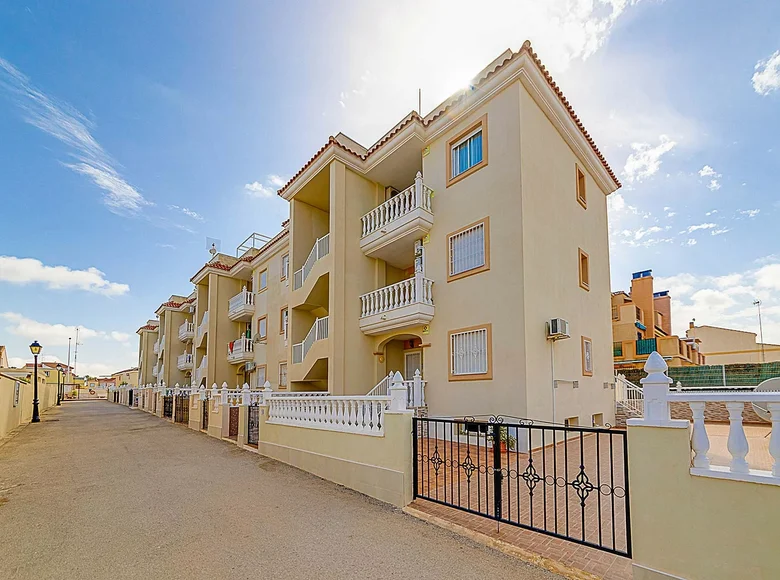 Mieszkanie 2 pokoi 64 m² Dehesa de Campoamor, Hiszpania