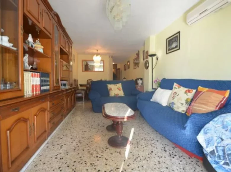 4 bedroom apartment 98 m² Benidorm, Spain