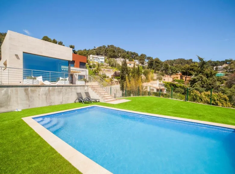 4 bedroom house 340 m² Costa Brava, Spain