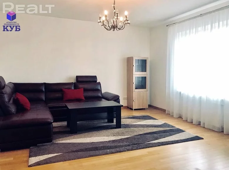 Mieszkanie 2 pokoi 71 m² Mińsk, Białoruś