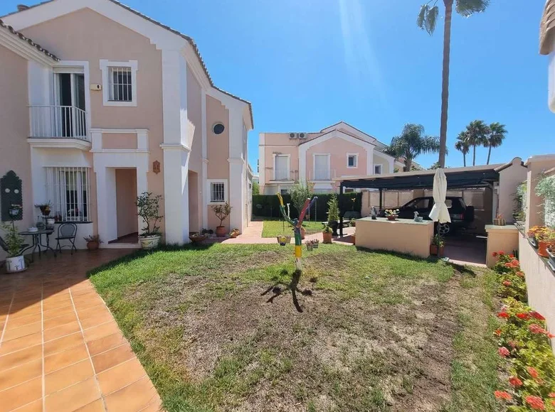 Szeregowiec 3 pokoi 178 m² Marbella, Hiszpania